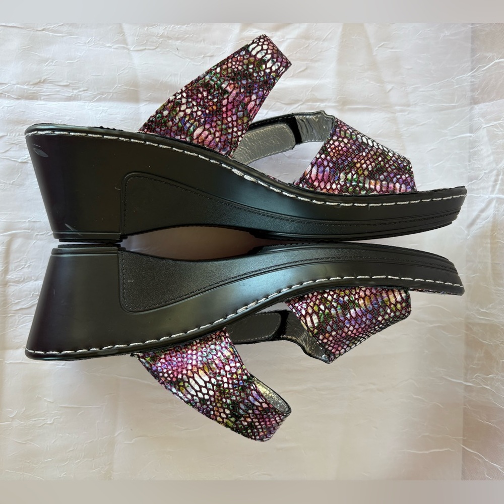 Alegria by PG Lite Women’s Loti Funtastic Leather Wedge Sandal-Size: 7.5 - Picture 5 of 7